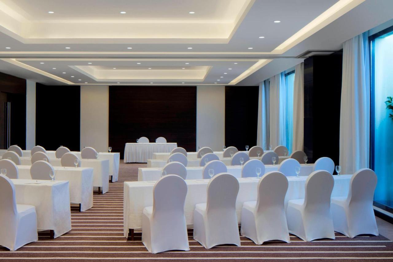 Le Meridien Dubai Hotel & Conference Centre Екстериор снимка Meeting room
