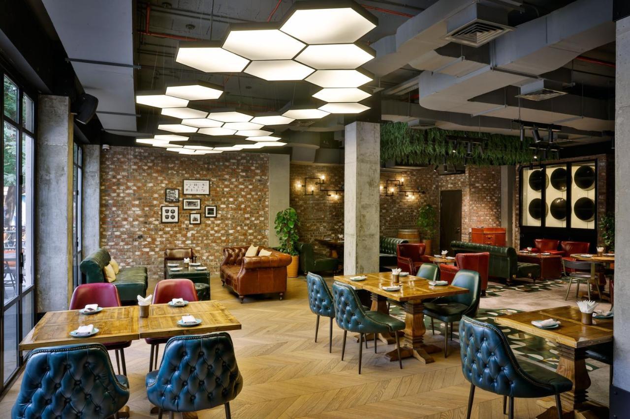 Le Meridien Dubai Hotel & Conference Centre Екстериор снимка The interior of the restaurant