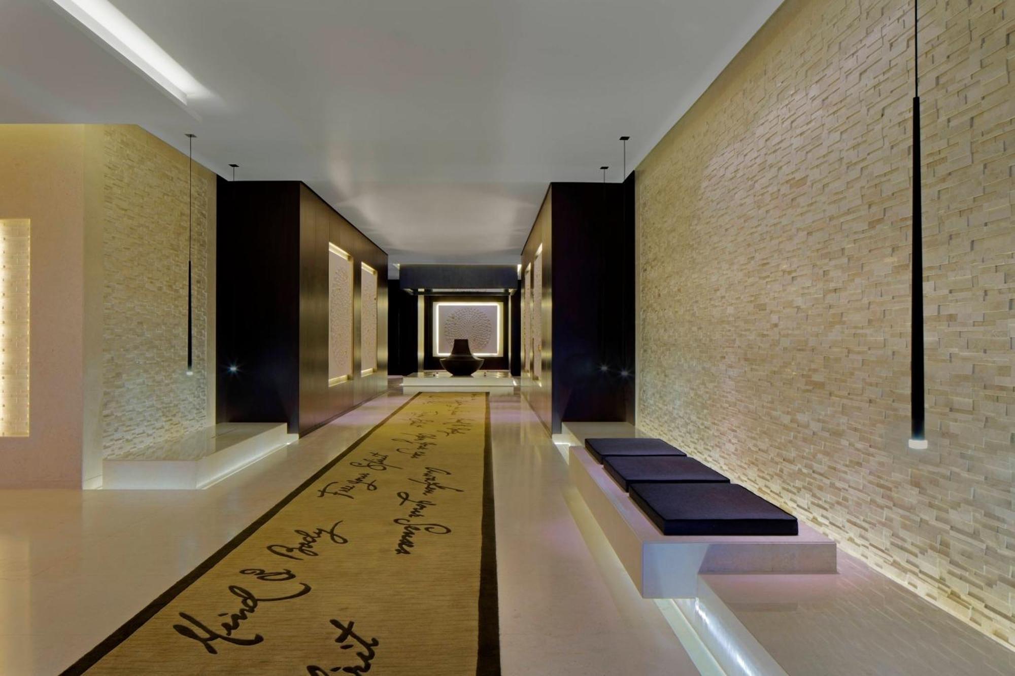 Le Meridien Dubai Hotel & Conference Centre Екстериор снимка The interior of the hotel